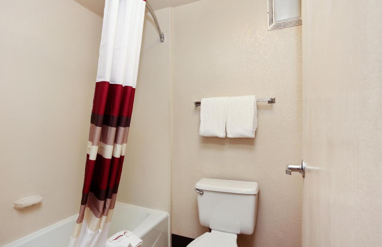 Deluxe Room with Two Queen Beds Non-Smoking,1236855211:JPEG