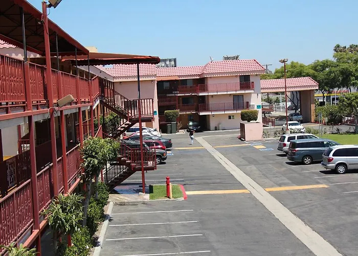 Cheap hotel: Budget Inn Anaheim/Santa Ana